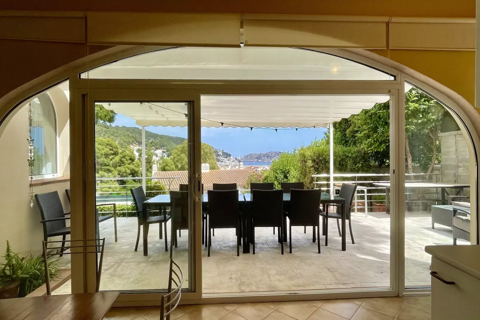 VILLA CANTABRIC-Dining room