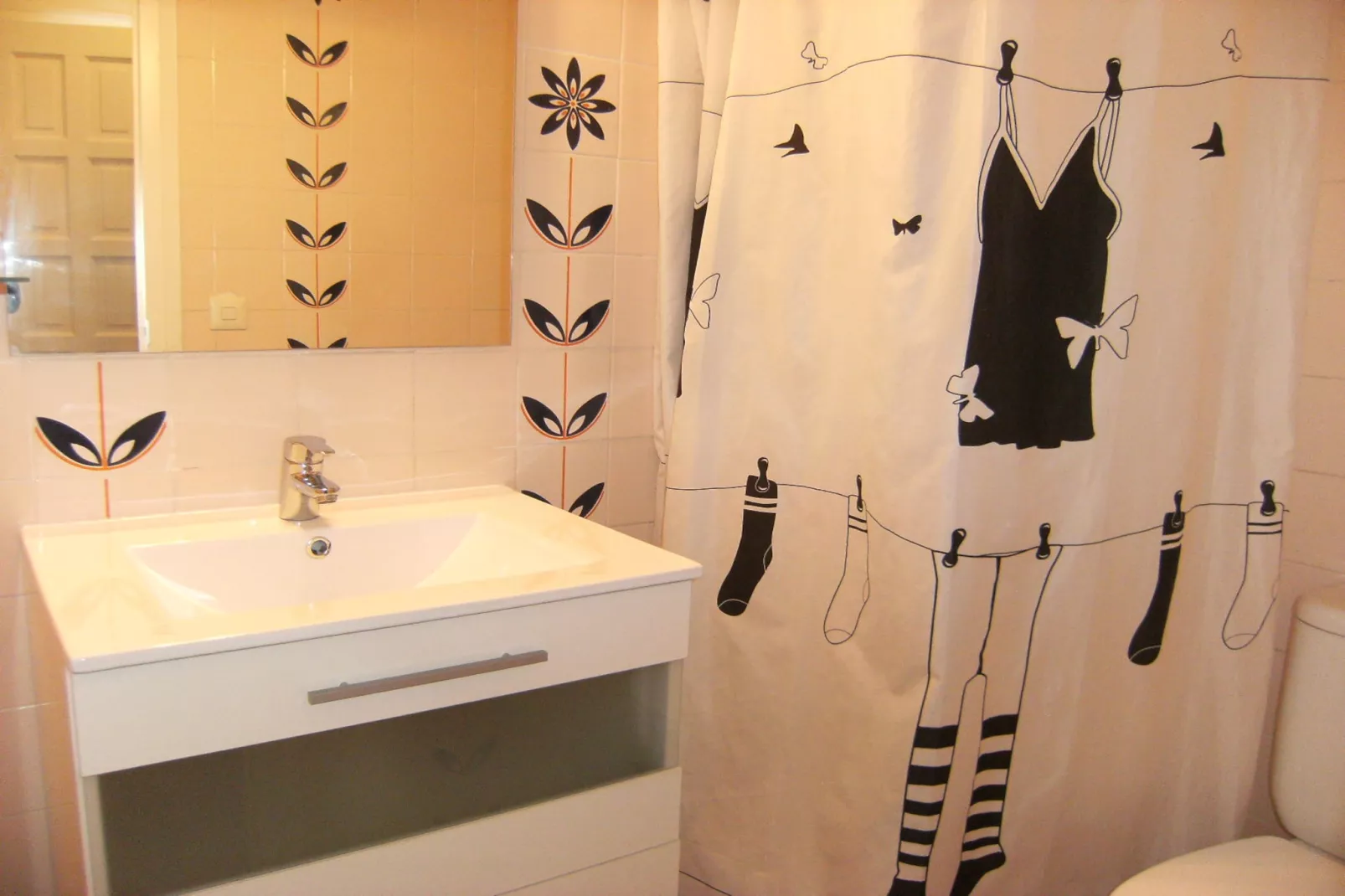 ROCAMAURA IV 3-1-Bathroom