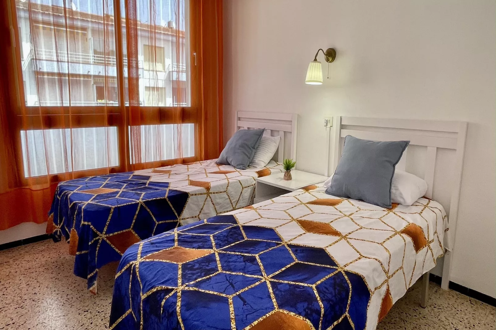 OMEGA 4 2-C-Chambre