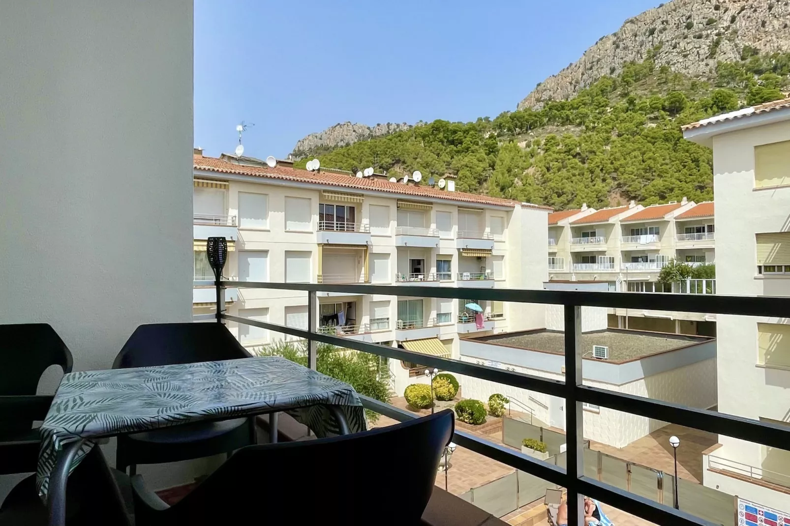 OMEGA 4 2-C-Terrasse