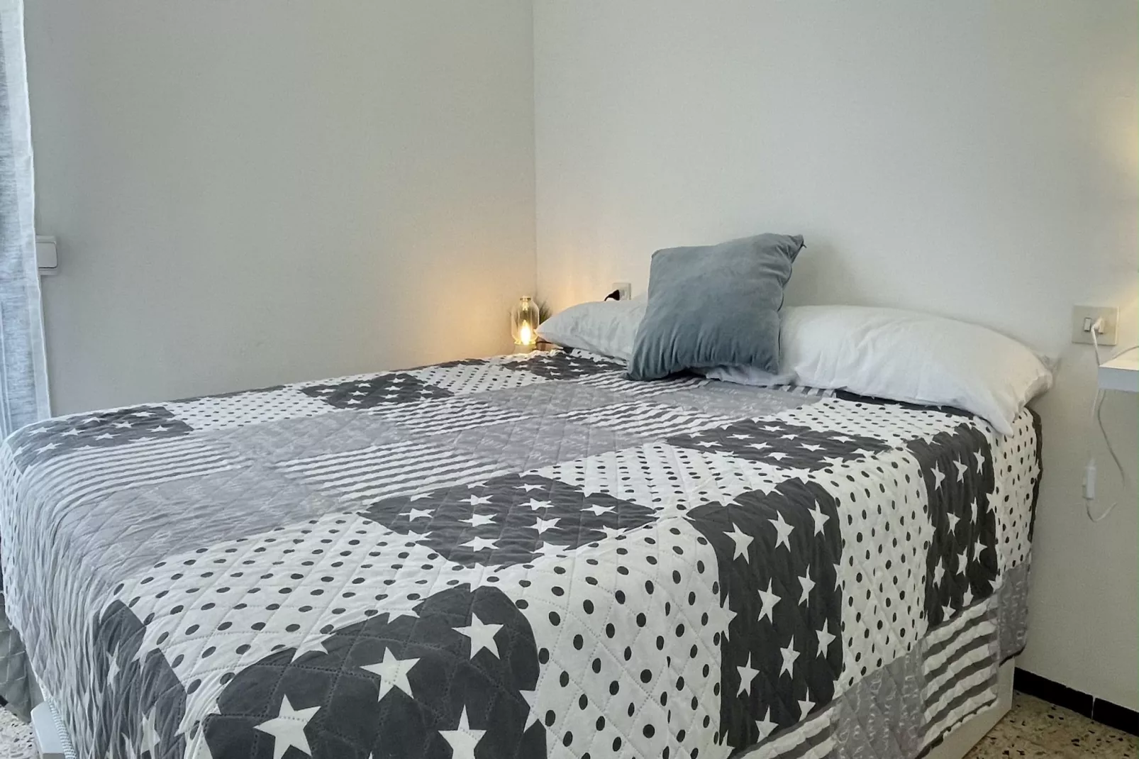 OMEGA 4 2-C-Chambre