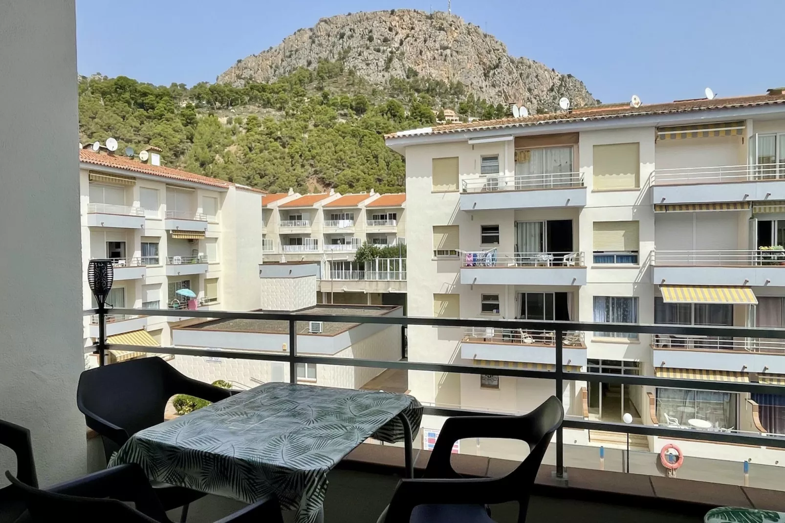 OMEGA 4 2-C-Terrasse