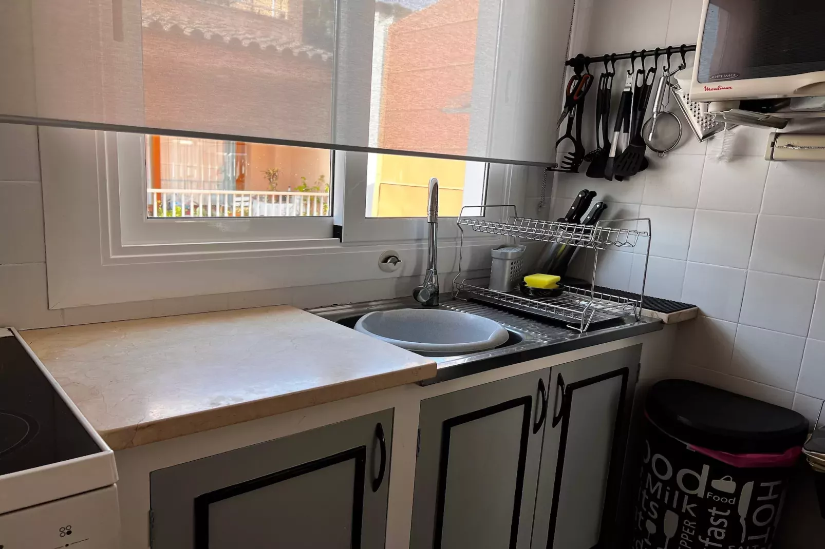 PORT 40 ATIC-Kitchen