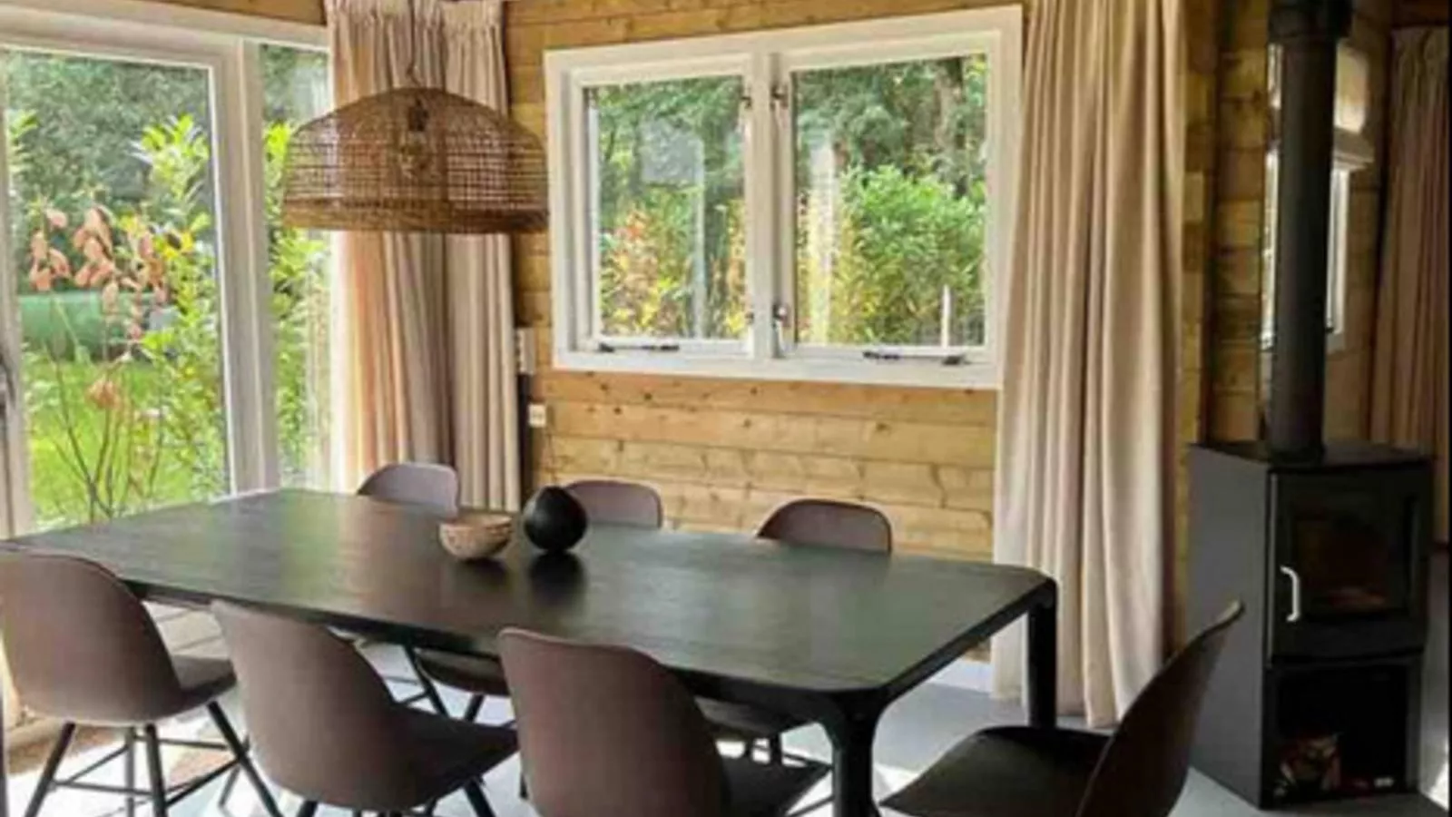 Oak Valley 17-Dining room
