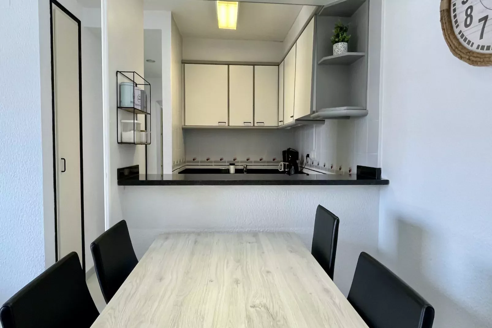 BLAUMAR B-36-Dining room