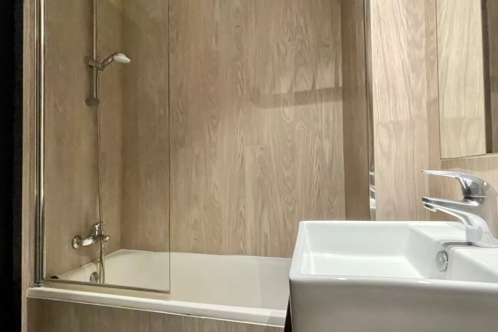 SALLES BEACH 03-Bathroom