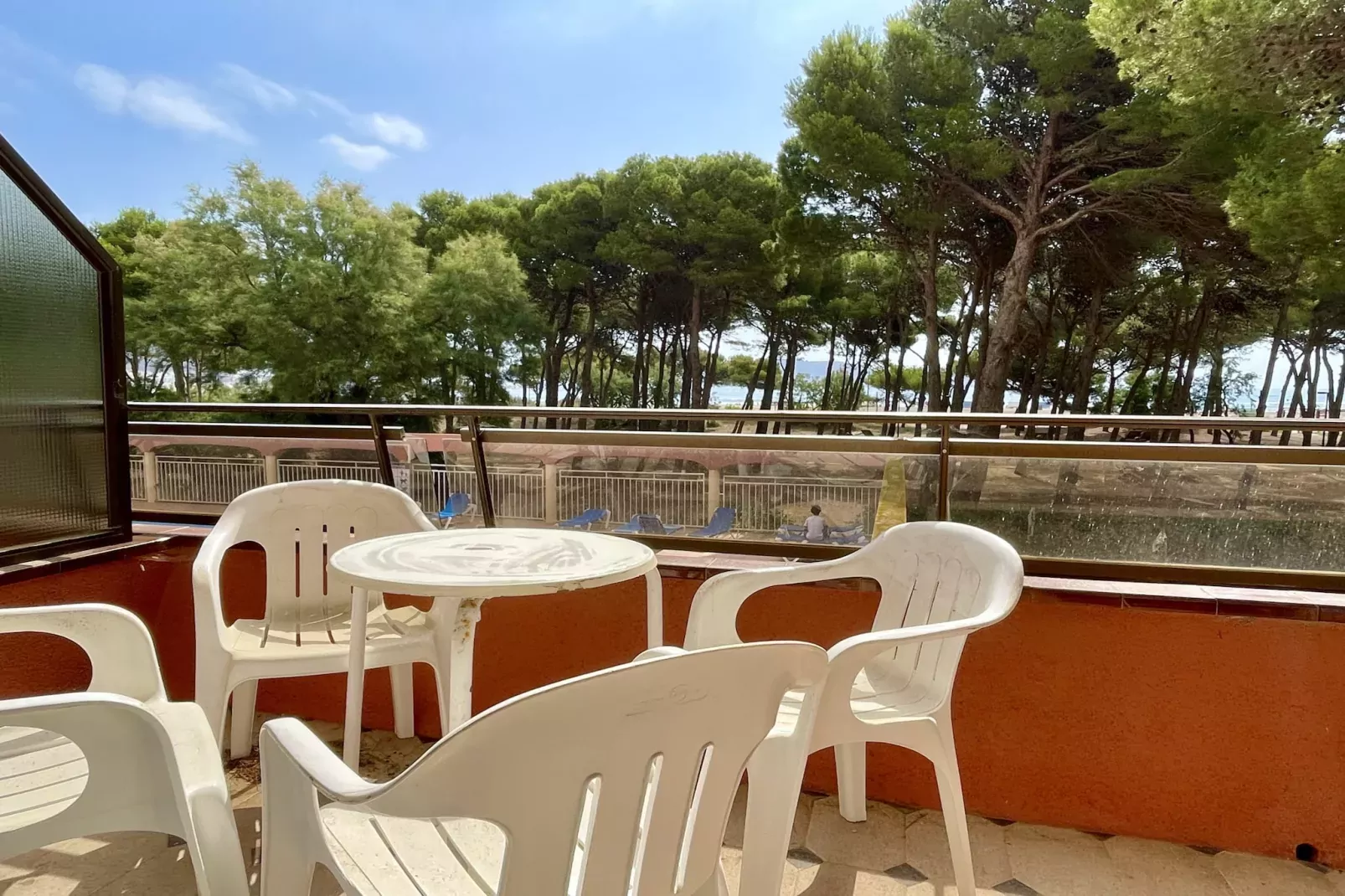 SALLES BEACH 03-Terrace