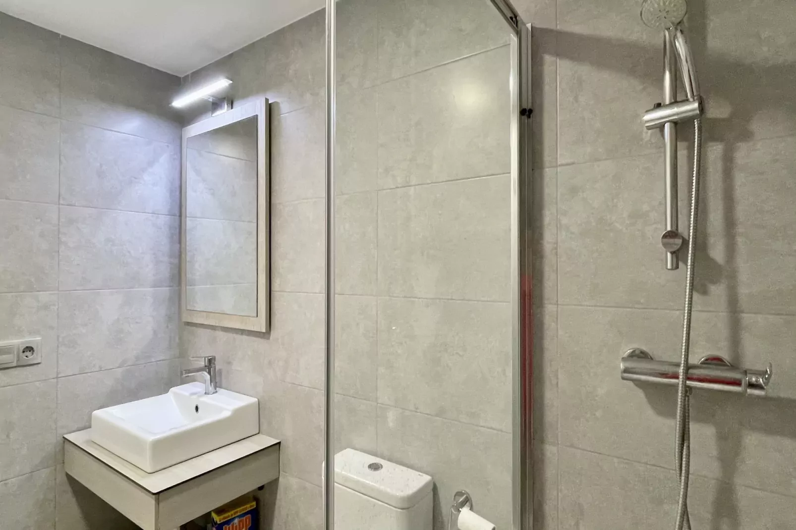 FESTASTAR 212-Bathroom