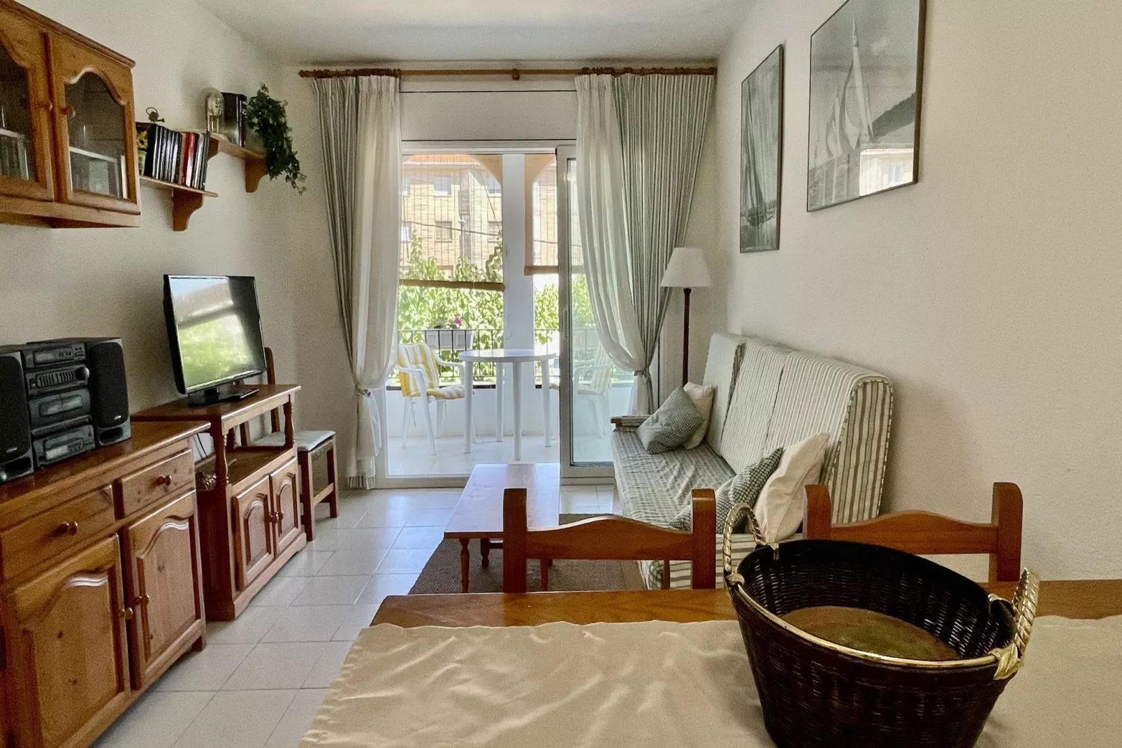 ESPLENDID 11-Living room