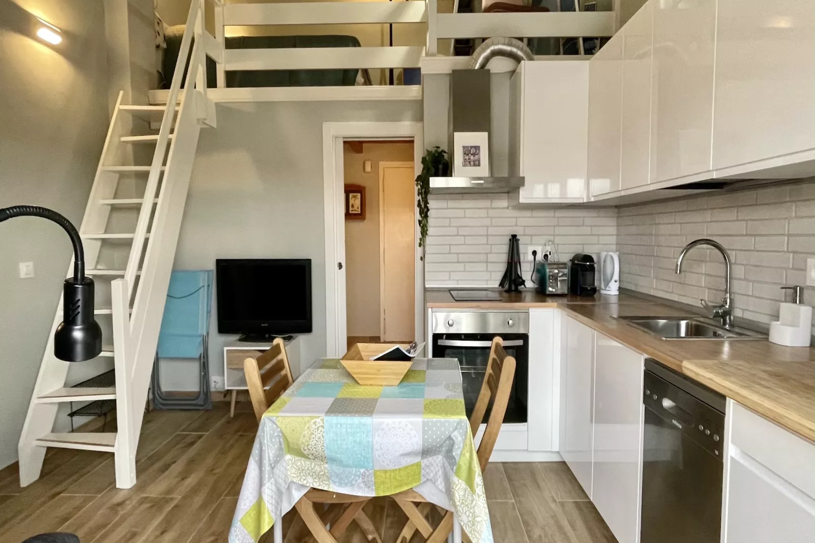 ARGONAVIS 317-Dining room