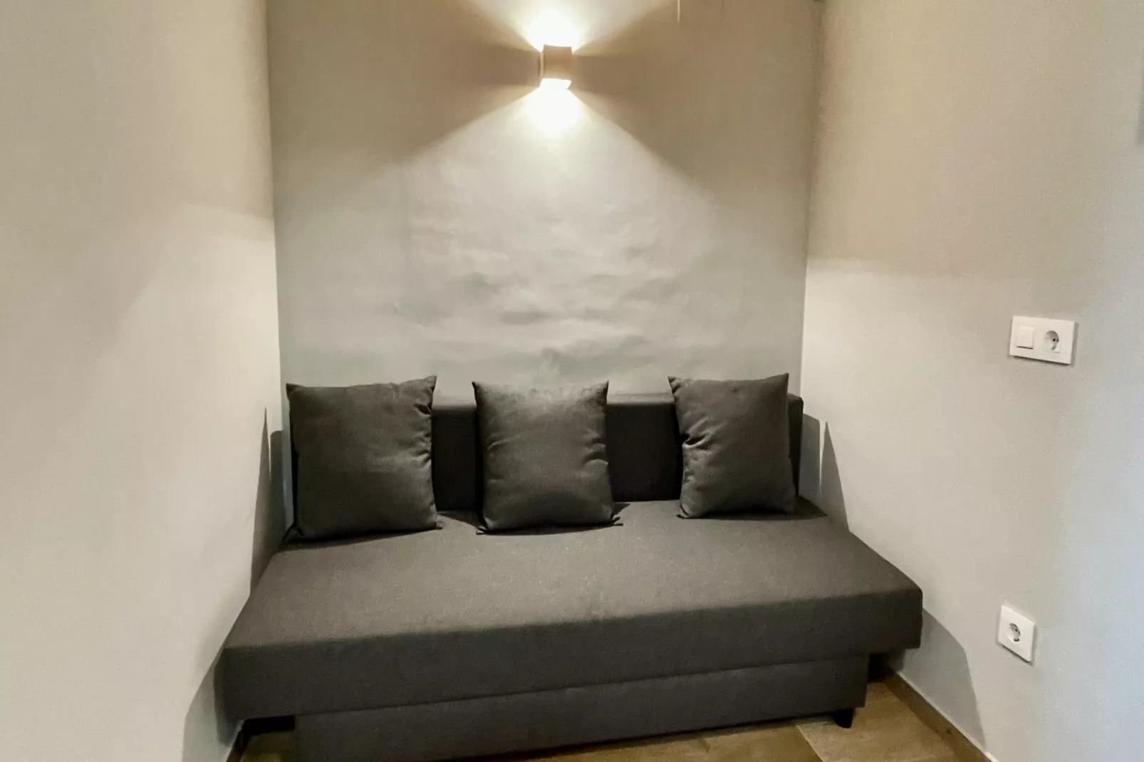 ARGONAVIS 317-Bedroom