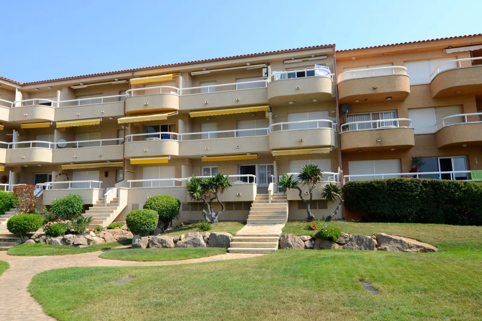 ARGONAVIS 317-Exterior summer
