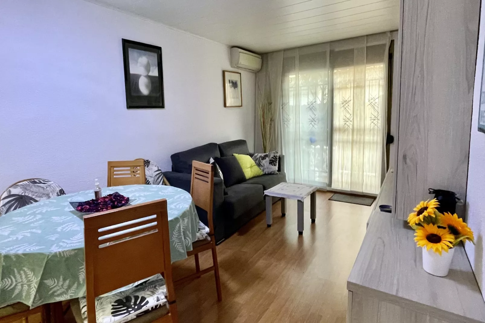EL CORTIJO PB 7-Living room