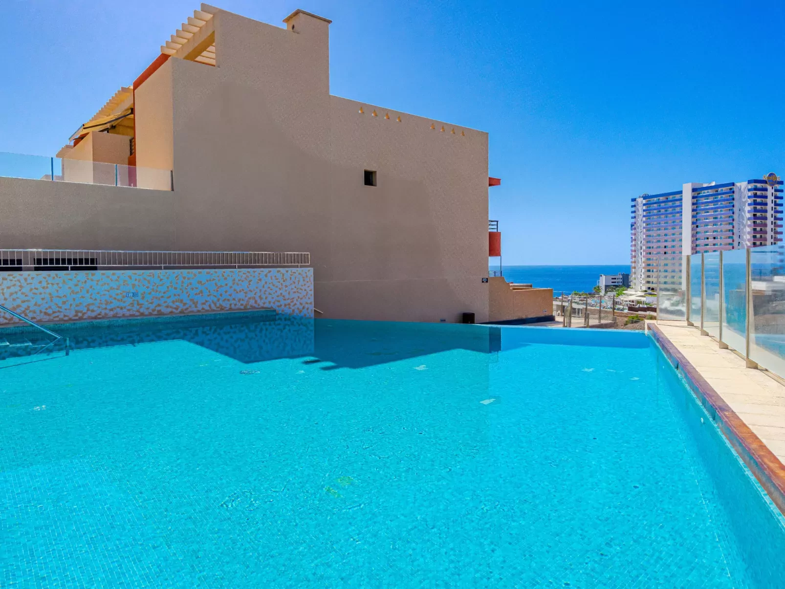 Vista oceano y piscinas Paraiso-Dehors