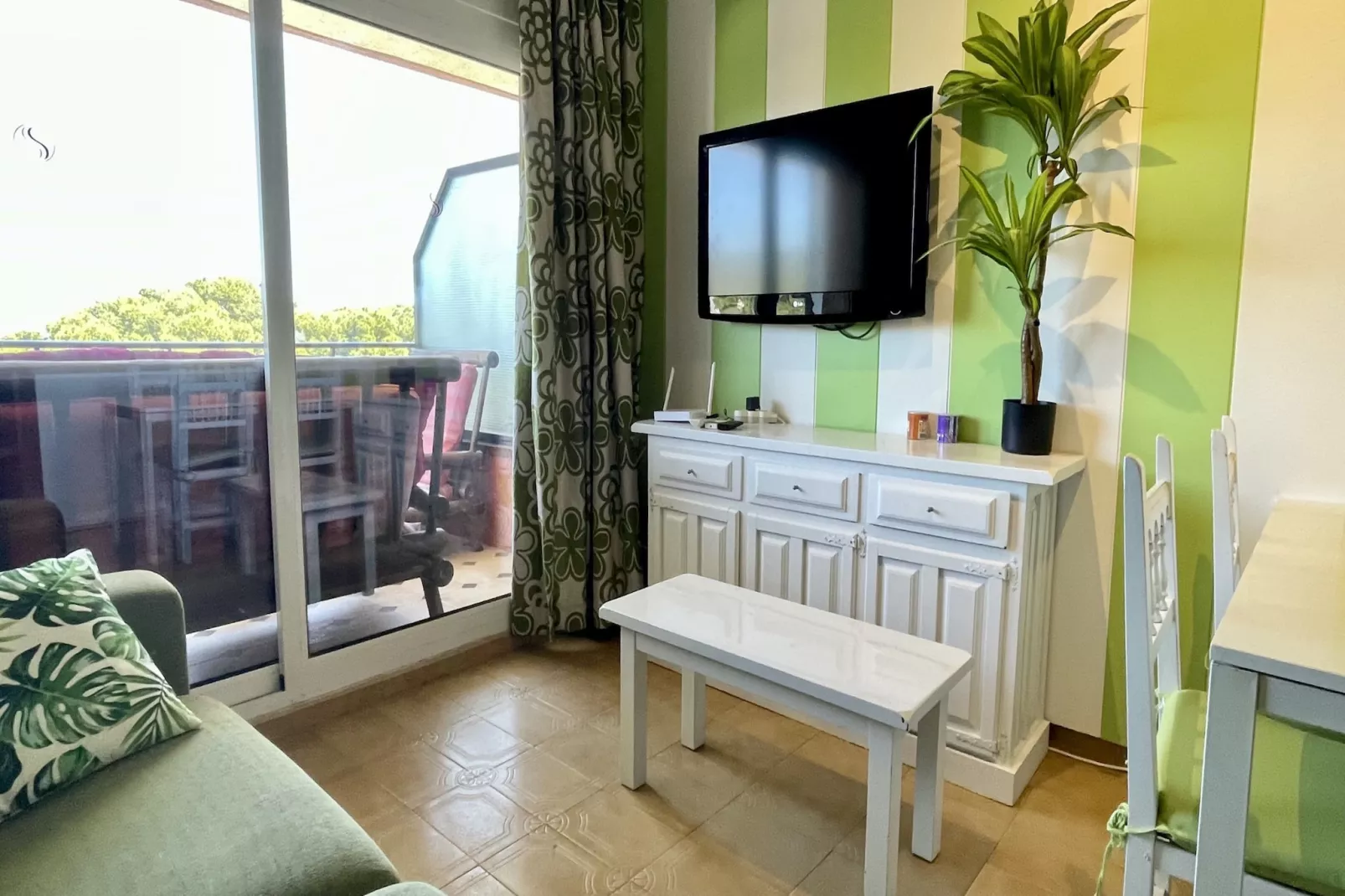 SALLES BEACH 44-Salon