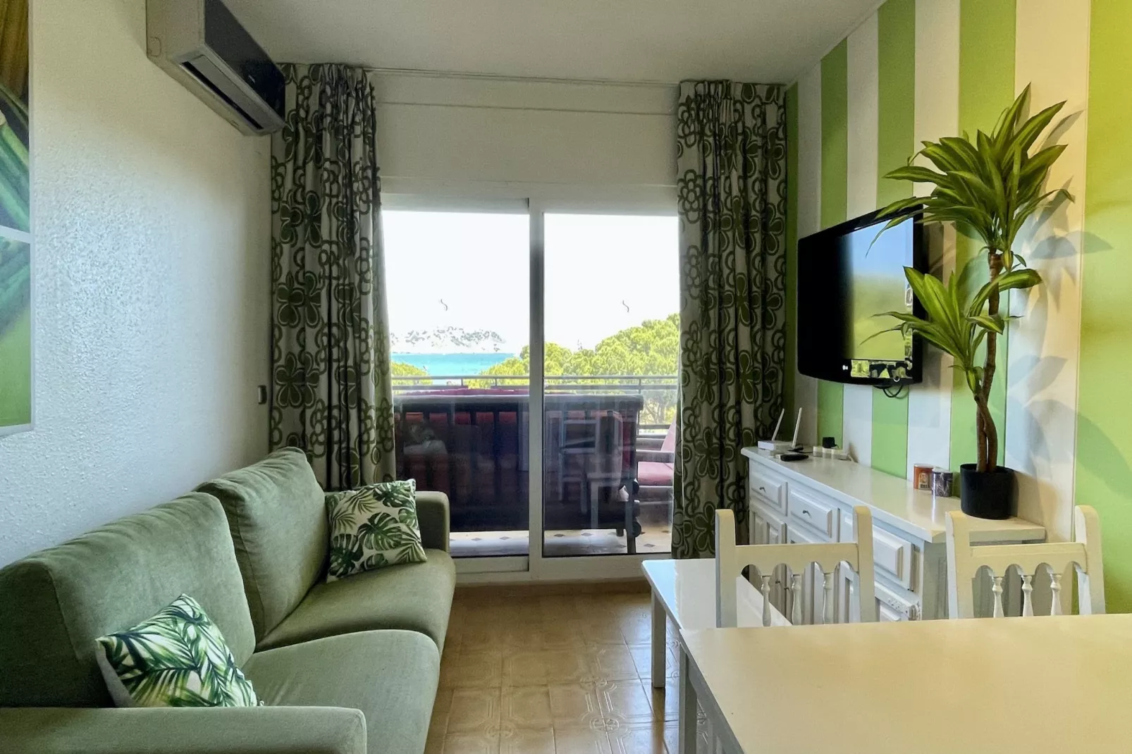SALLES BEACH 44-Salon