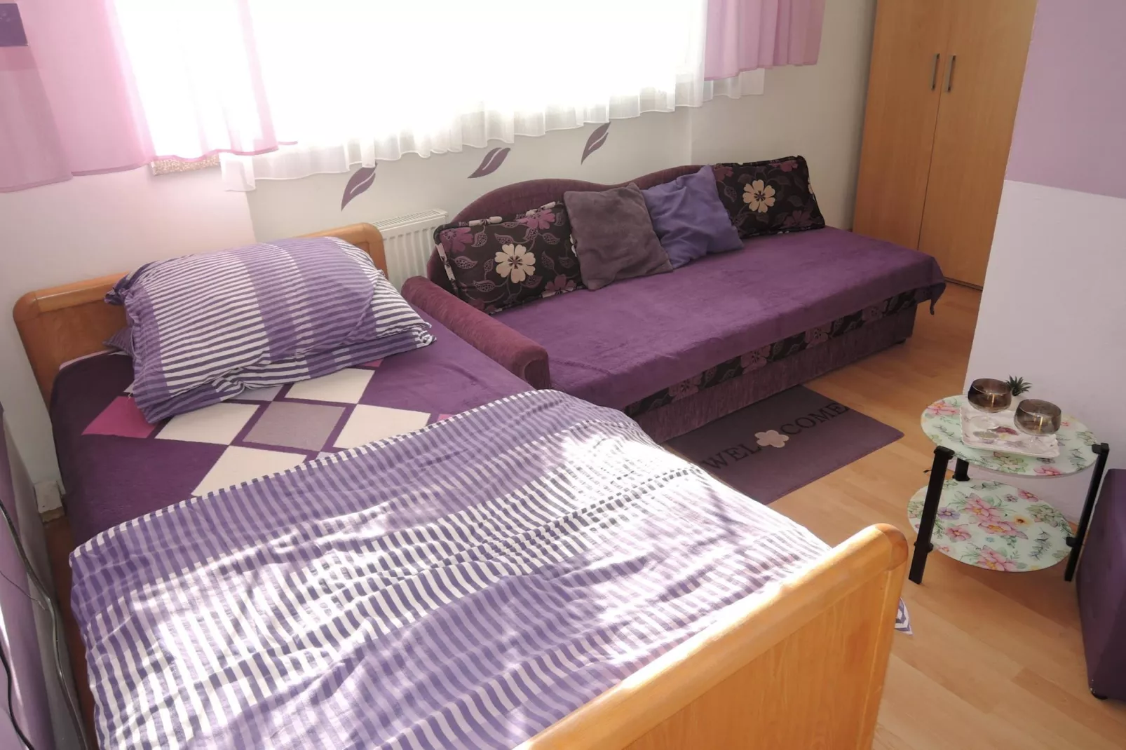 Dwójka fioletowa I piętro-Schlafzimmer