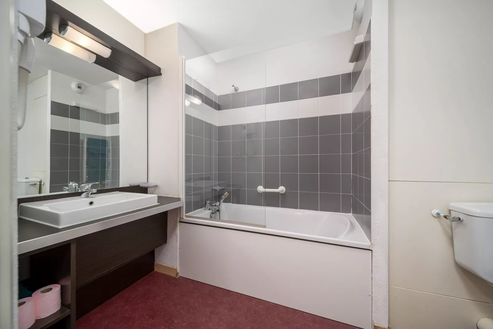 C. du Verdon N°2204 - 2P6C-Bathroom