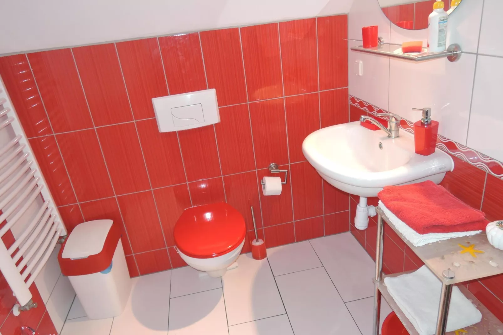 Dwójka czerwona II piętro-Badezimmer
