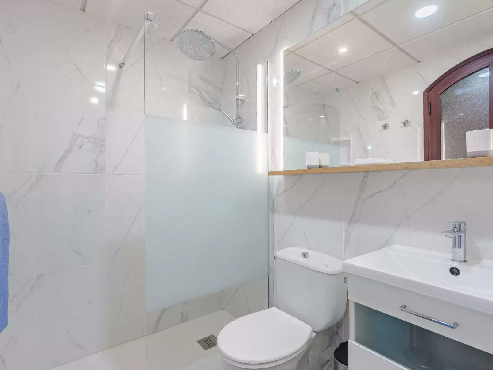 Tagoro Solarium & Pool View-Inside