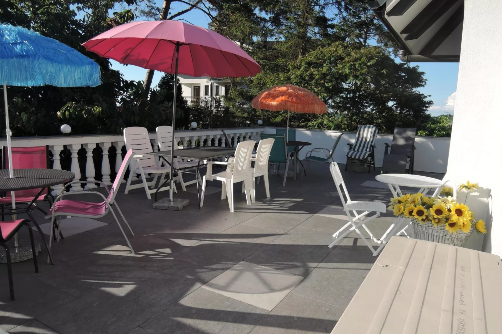 Dwójka czerwona II piętro-Terrassenbalkon