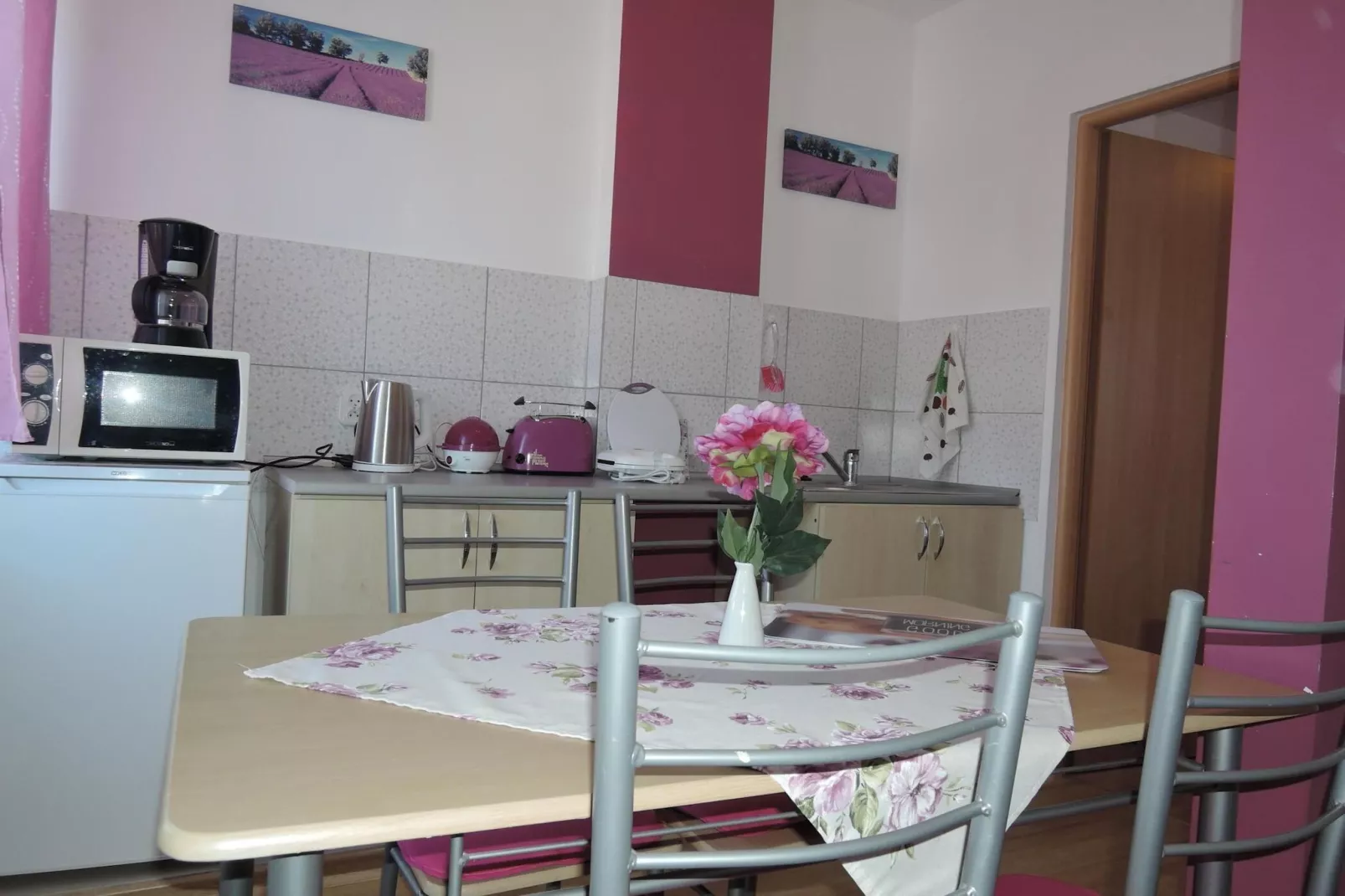 Apartament 4 osobowy fioletowy biskupi-Dining room