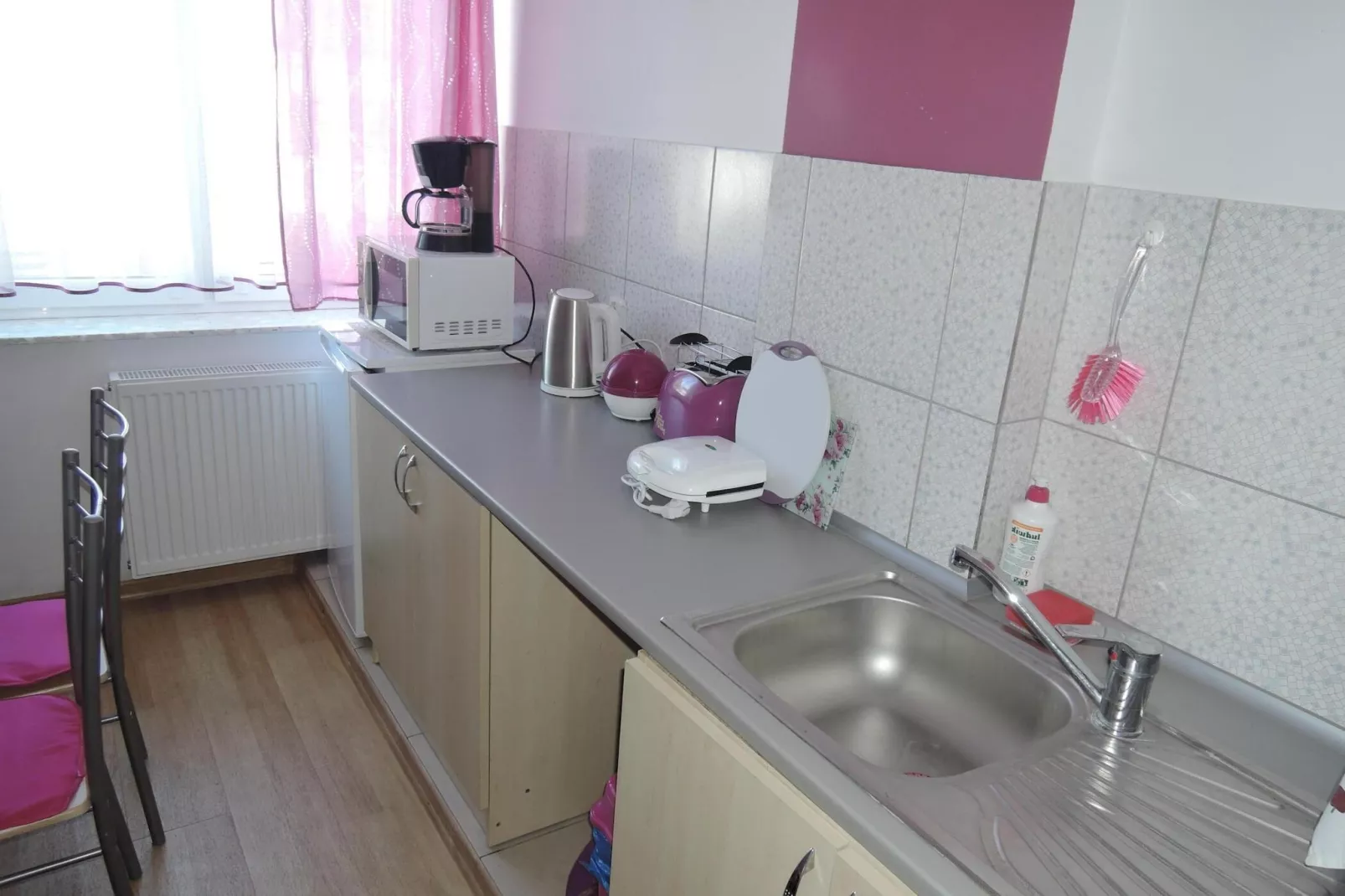Apartament 4 osobowy fioletowy biskupi-Kitchen