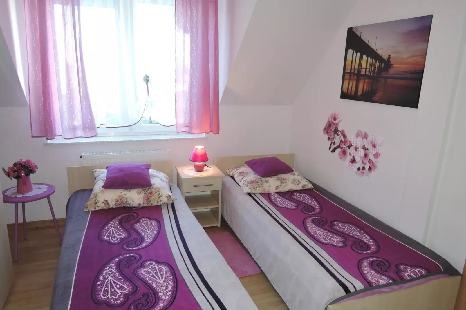 Apartament 4 osobowy fioletowy biskupi-Bedroom