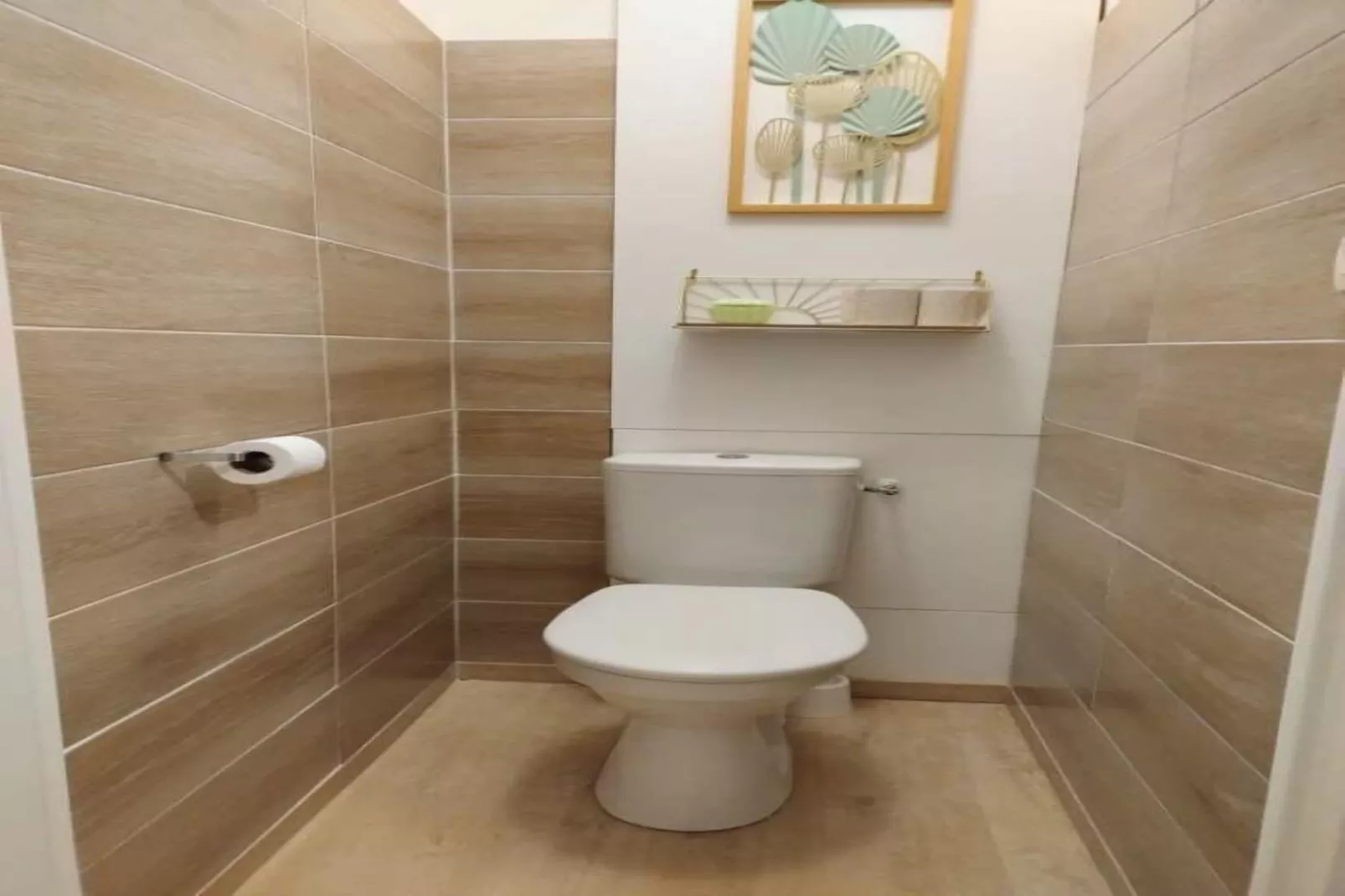 C. DU VERDON N°2301 - 2P6C-Bathroom