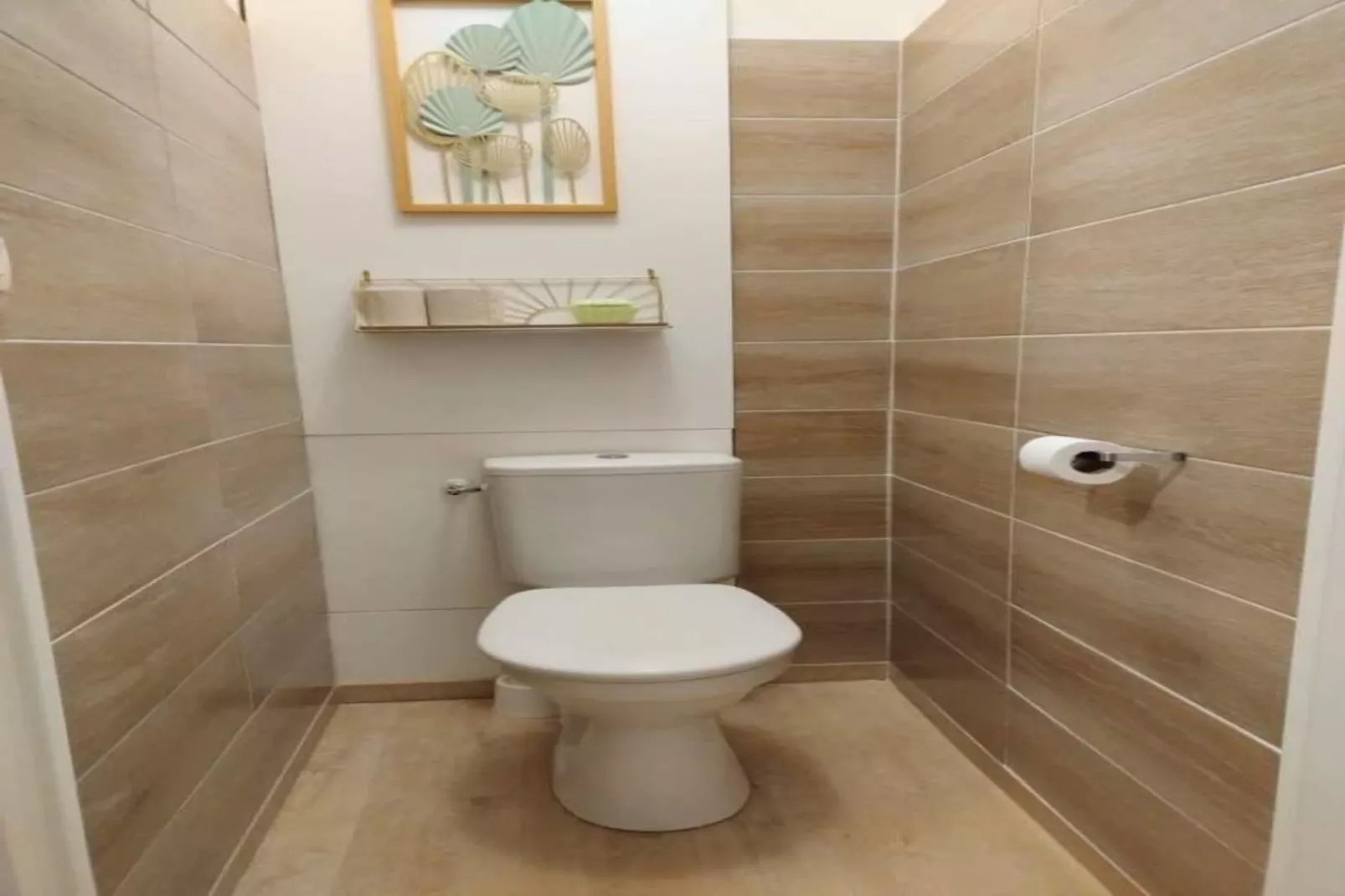 C. DU VERDON N°2301 - 2P6C-Bathroom