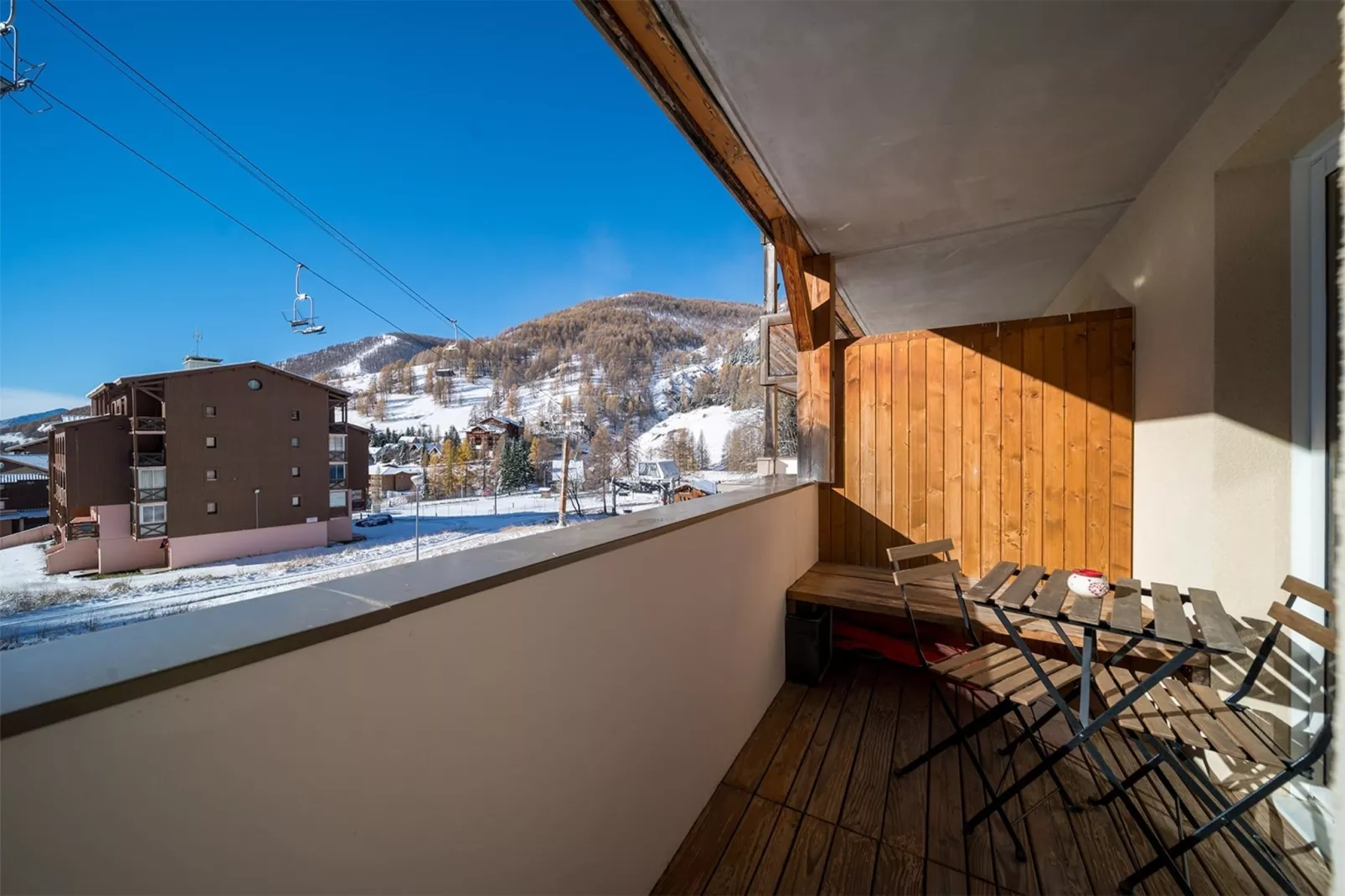 C. Du Verdon N°109 - 2P5-Terrace balcony