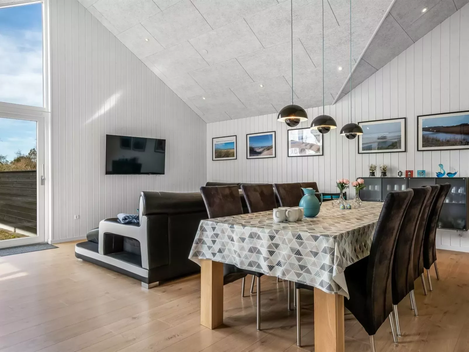 "Sunna" - 1.2km from the sea-Inside