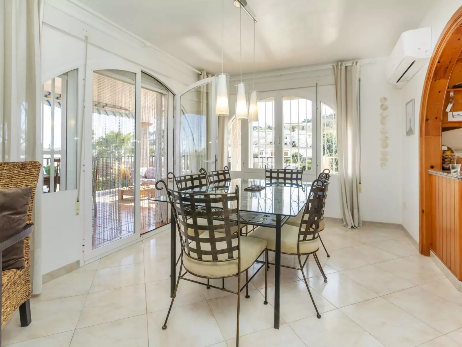 La Casa Blanca-Inside