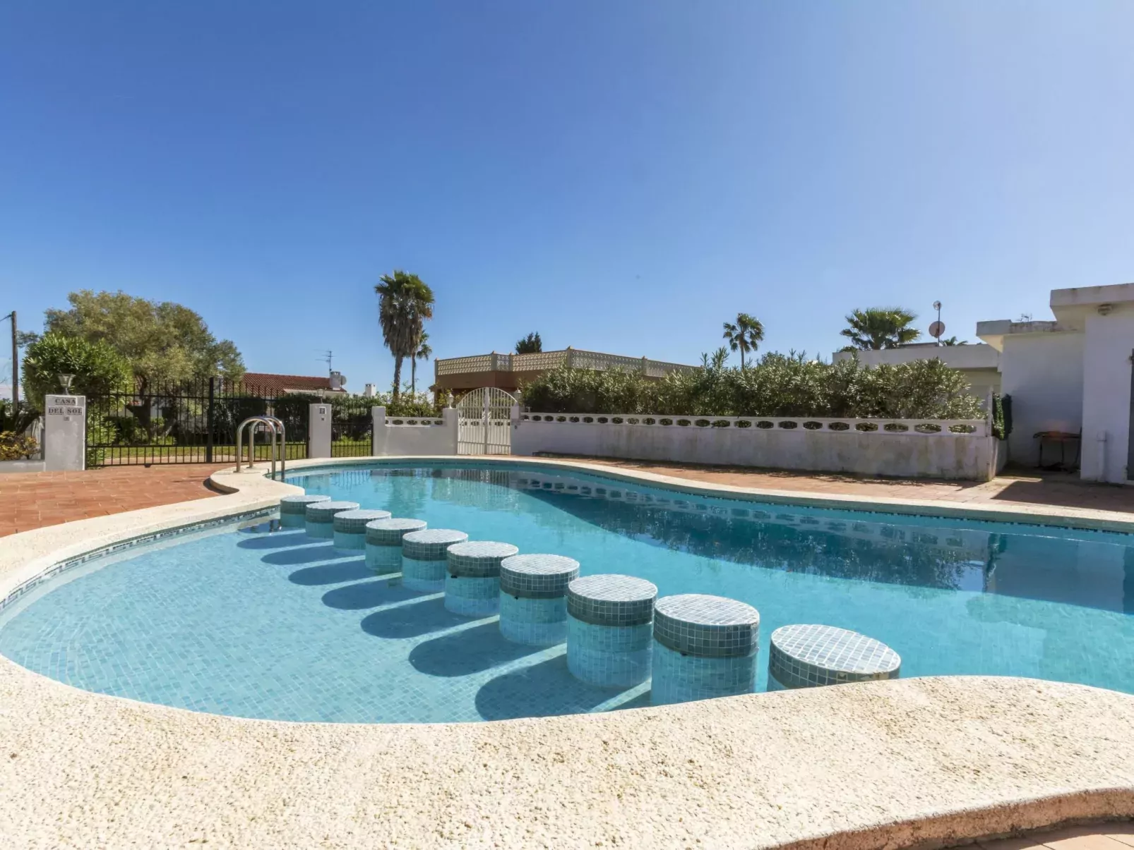La Casa Blanca-Outside