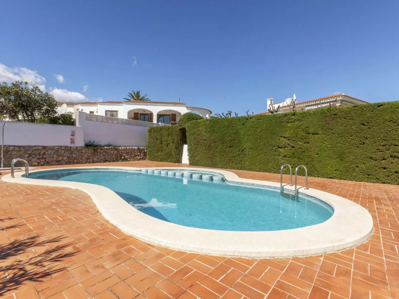 La Casa Blanca-Outside