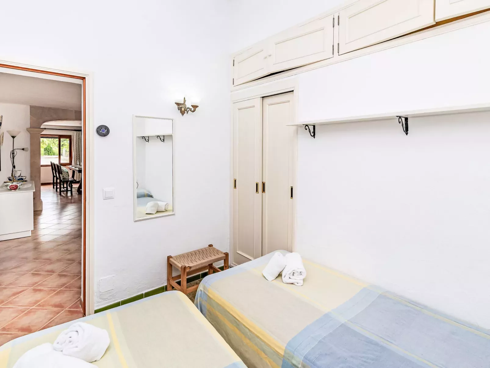 Villa Colonya Jaume-Inside