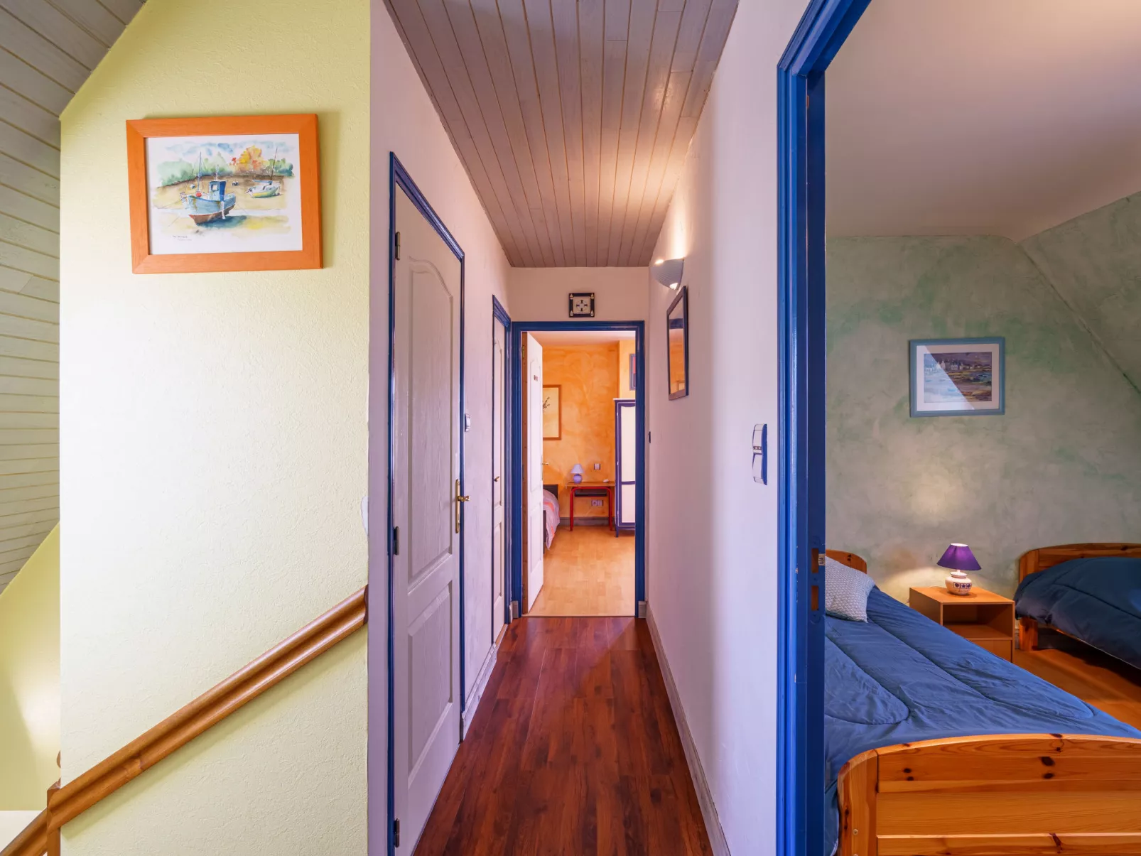 La mouette bleue-Inside