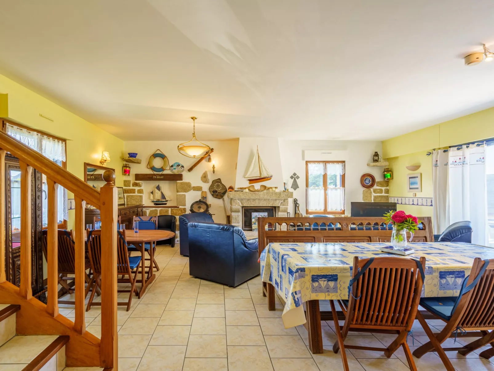 La mouette bleue-Inside