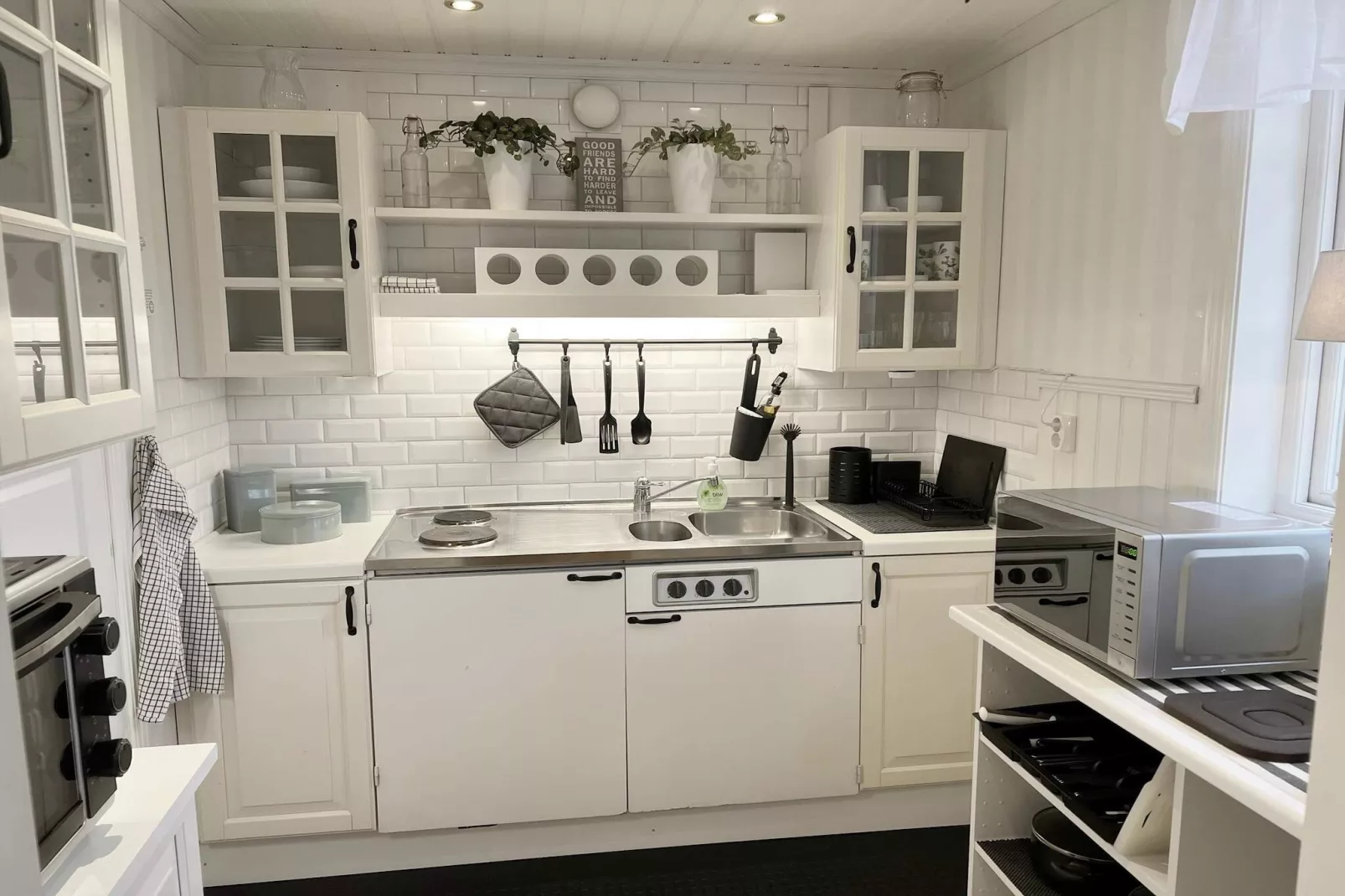 2 person holiday home in FäRENTUNA-Indoor