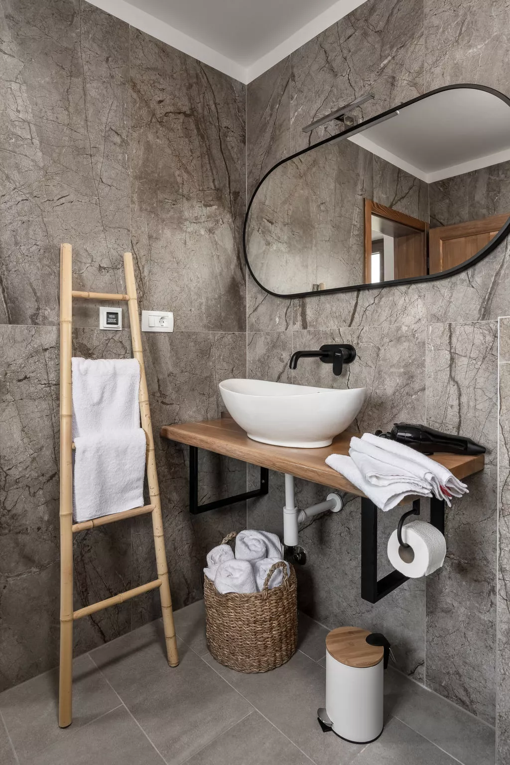 Mountain House Volta 1-Inside