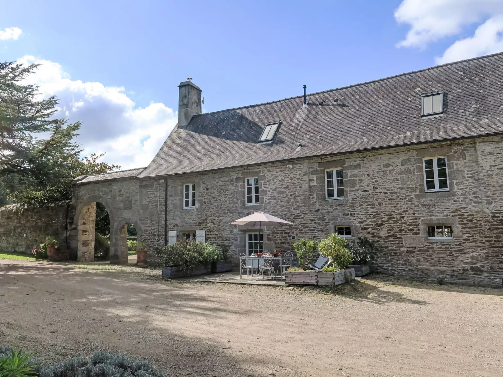 La Manoir du Moros-Outside