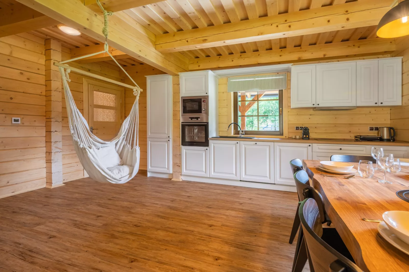 Velké Karlovice MKR545-Esszimmer