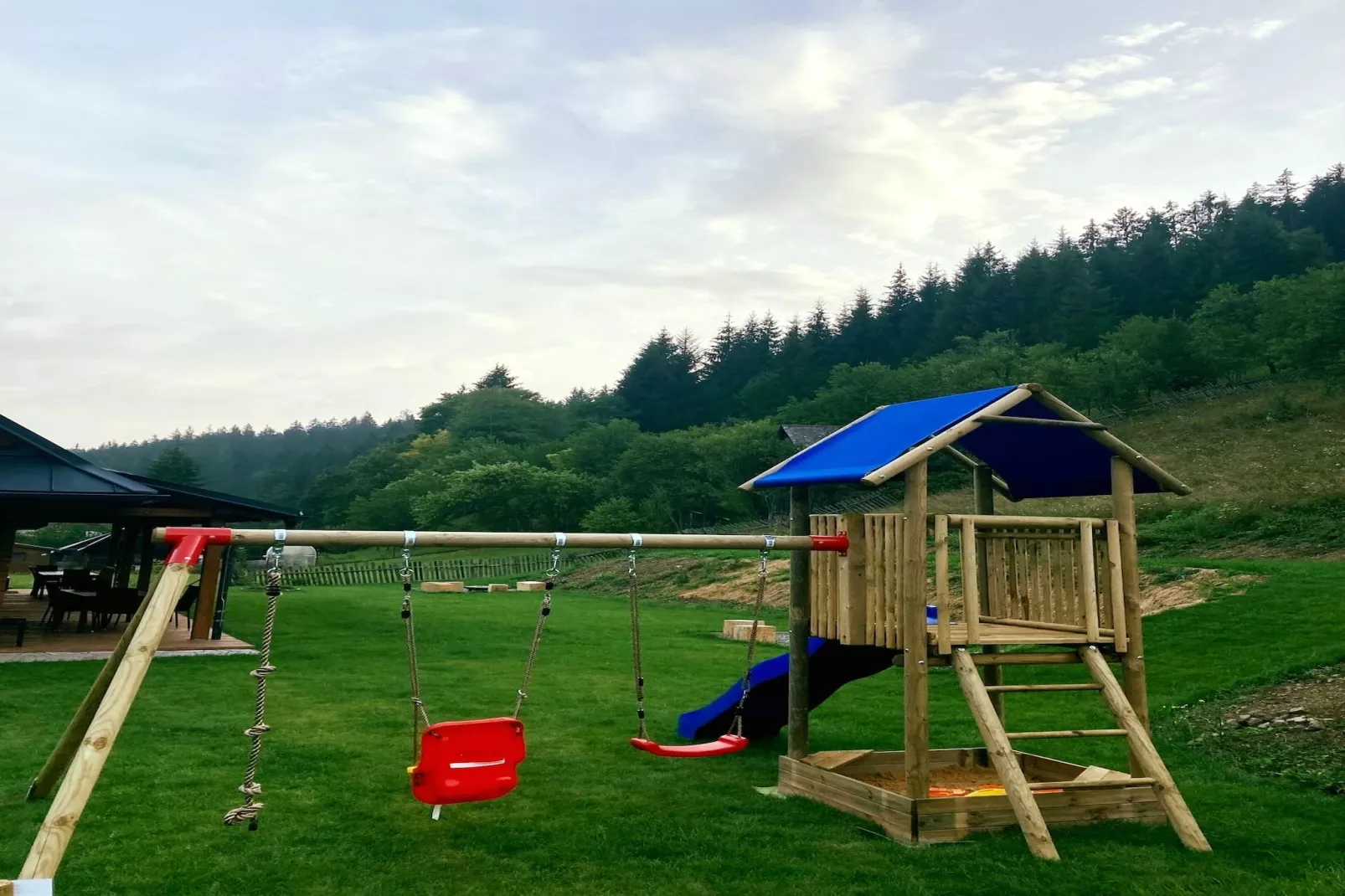 Velké Karlovice MKR545-Gärten Sommer