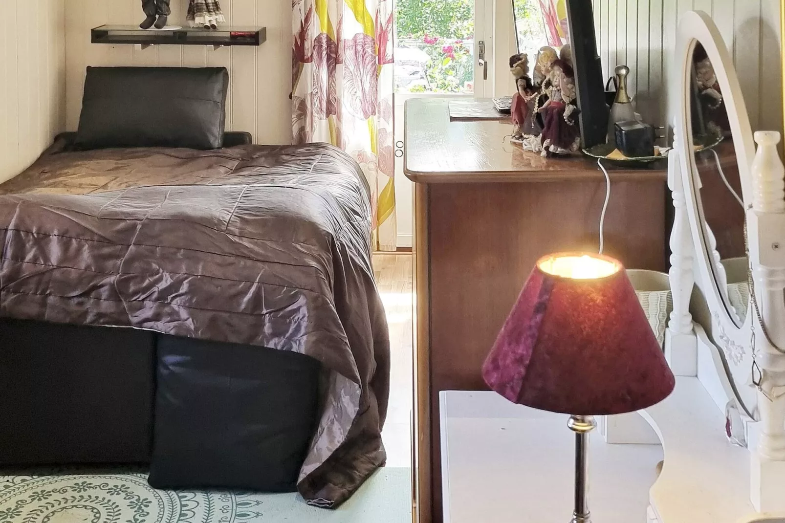 4 person holiday home in ÅRSTA HAVSBAD-Indoor