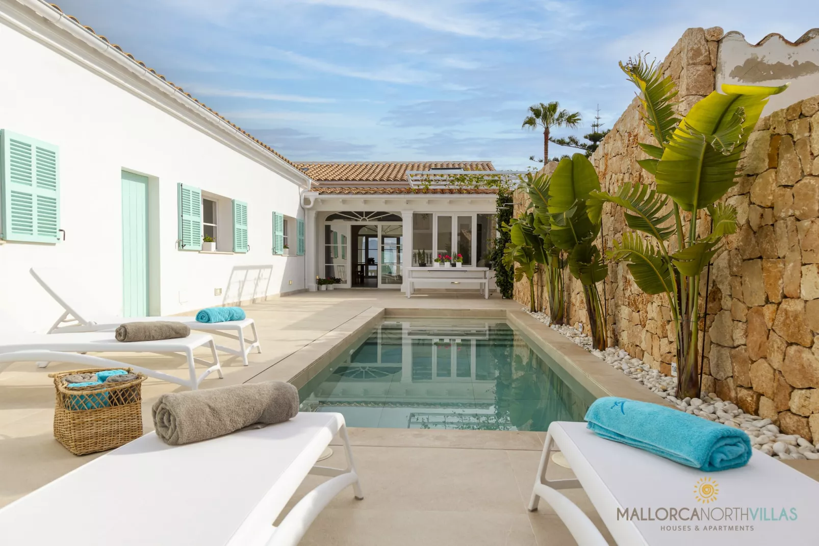 Villa Veles Dos: Tu Escapada de Lujo Frente al Mar-Außenbereich Sommer