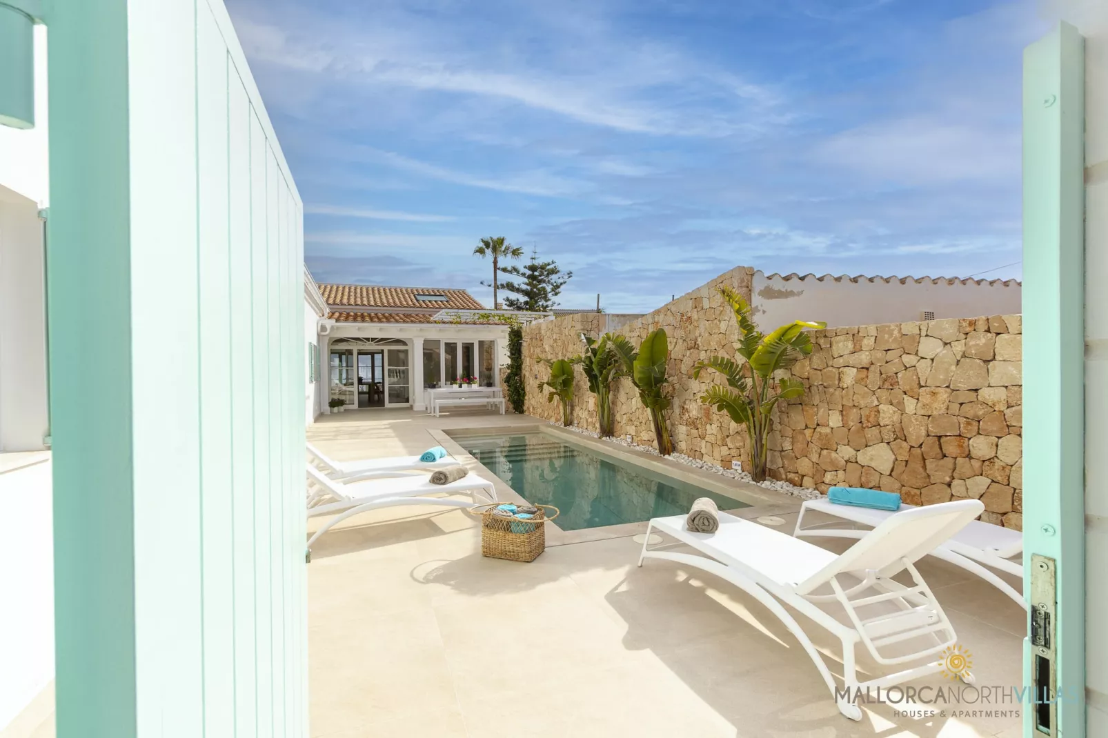 Villa Veles Dos: Tu Escapada de Lujo Frente al Mar-Schwimmbad