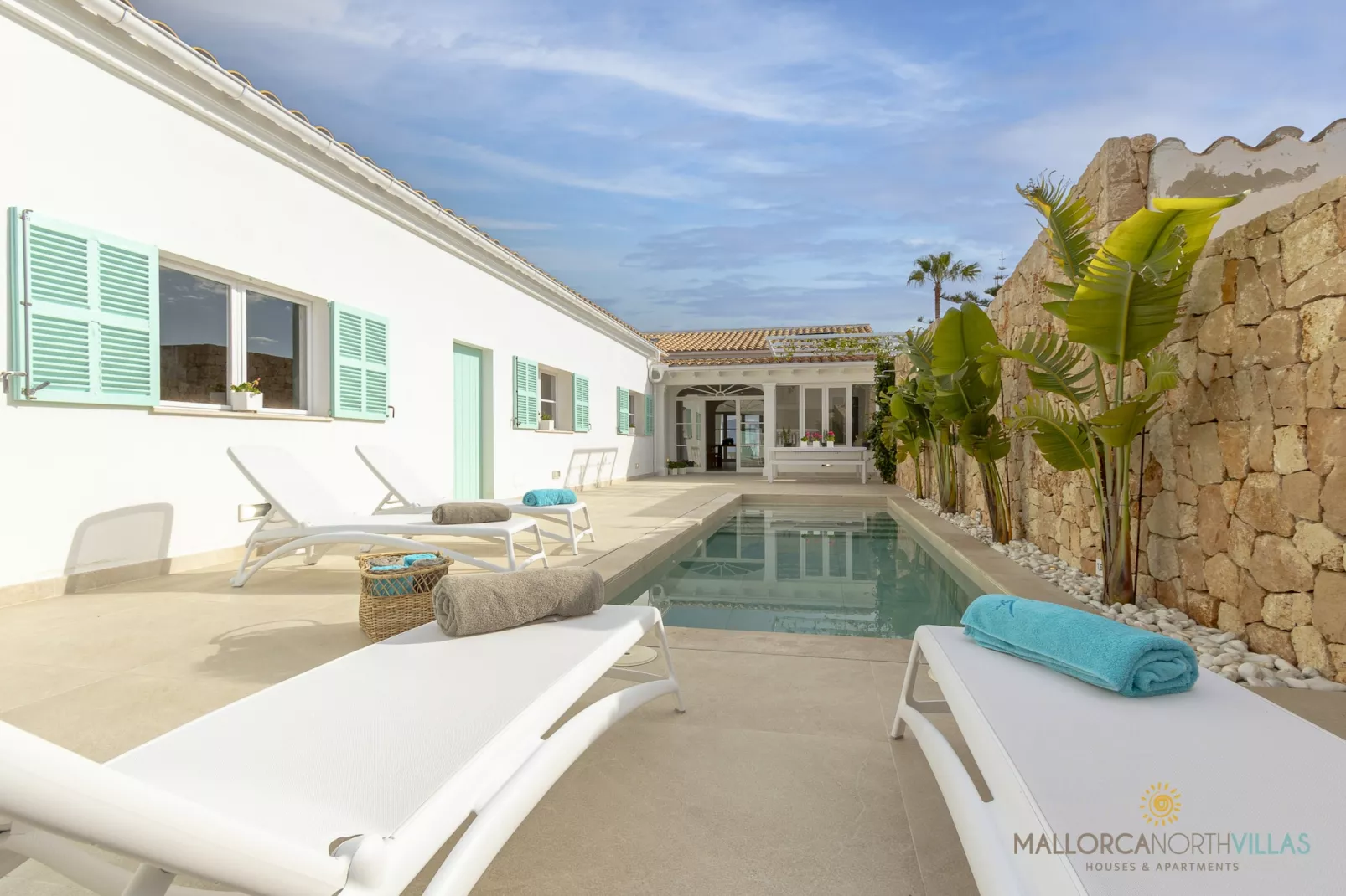 Villa Veles Dos: Tu Escapada de Lujo Frente al Mar-Schwimmbad