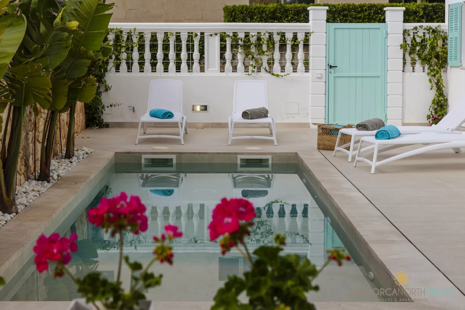Villa Veles Dos: Tu Escapada de Lujo Frente al Mar-Schwimmbad