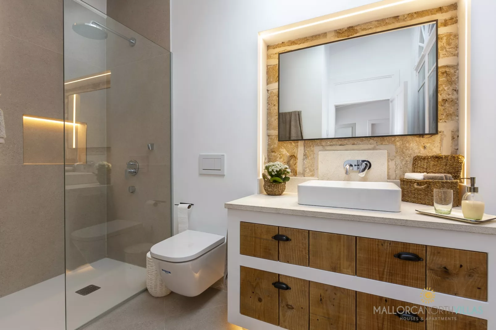 Villa Veles Dos: Tu Escapada de Lujo Frente al Mar-Badezimmer