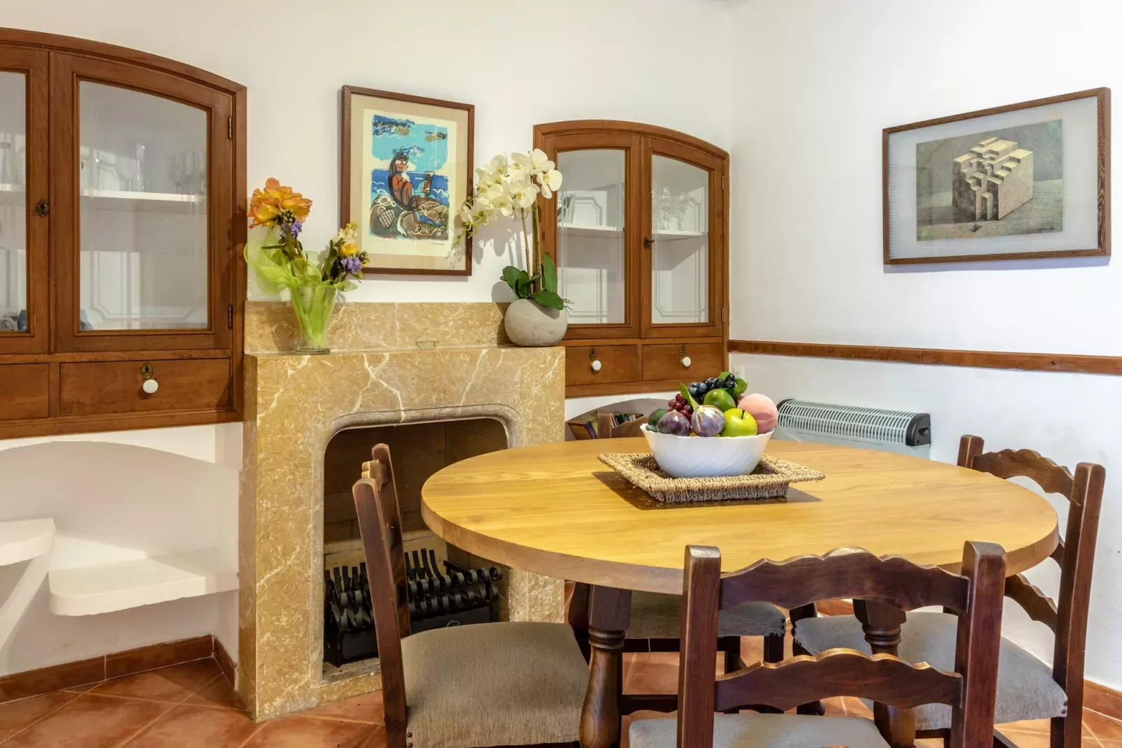 Casa Joana Acogedora Casa de Pueblo con Terraza-Dining room